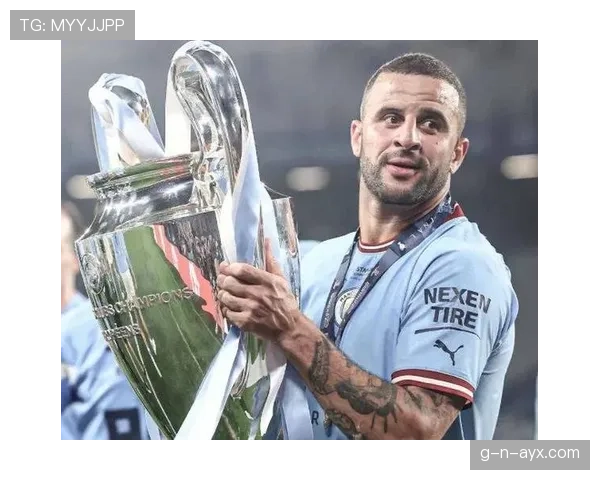 沃克持续闪耀曼城，球队状态回暖引期待