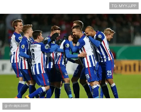 沙尔克04防线频频失守，亟需战术调整以稳固后防