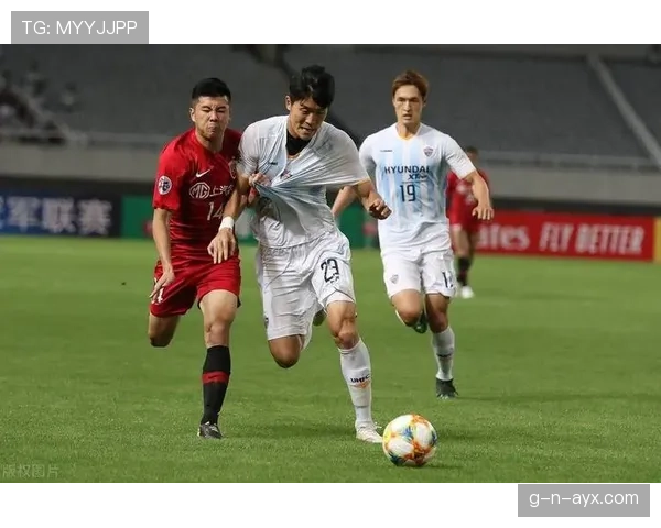 霍村边路速度惊人,状态回暖助力球队冲击佳绩 霍村边路速度惊人,状态回暖助力球队冲击佳绩