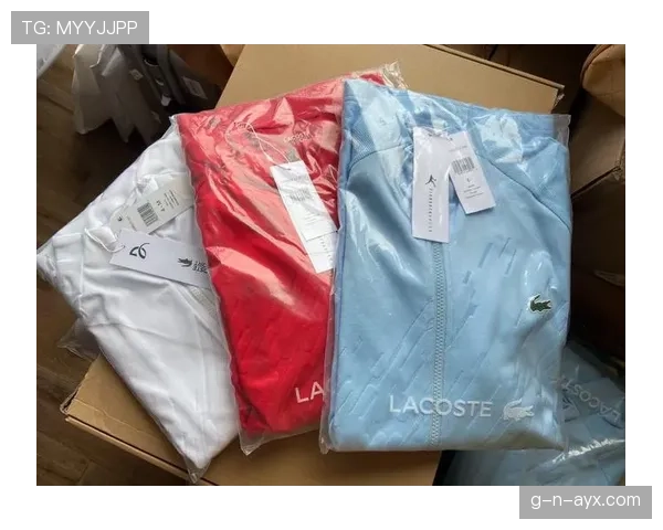 如果德约科维奇突然请你吃饭，你会下意识先盯他的鞋还是账单