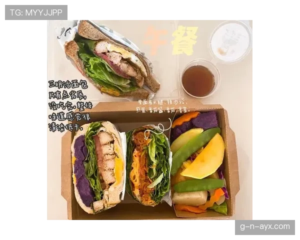 阿萨尔森训练完直接啃鸡胸肉，这自律看得我饭都吃不香了